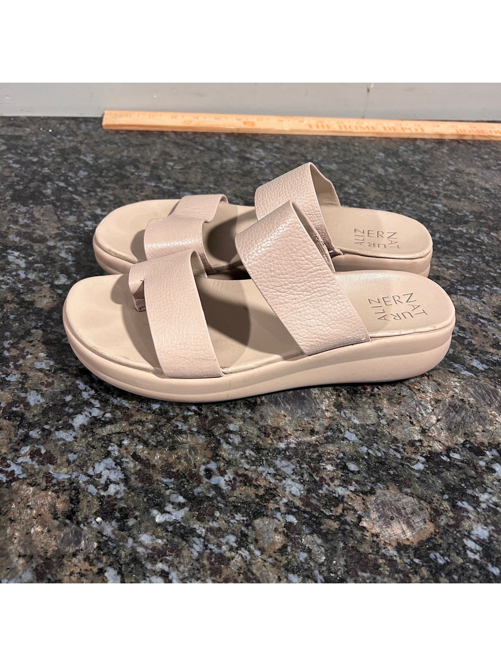Naturalizer Genn-Drift2 Wedge Sandal Platform Sand Leather Womens 8 Slip On
